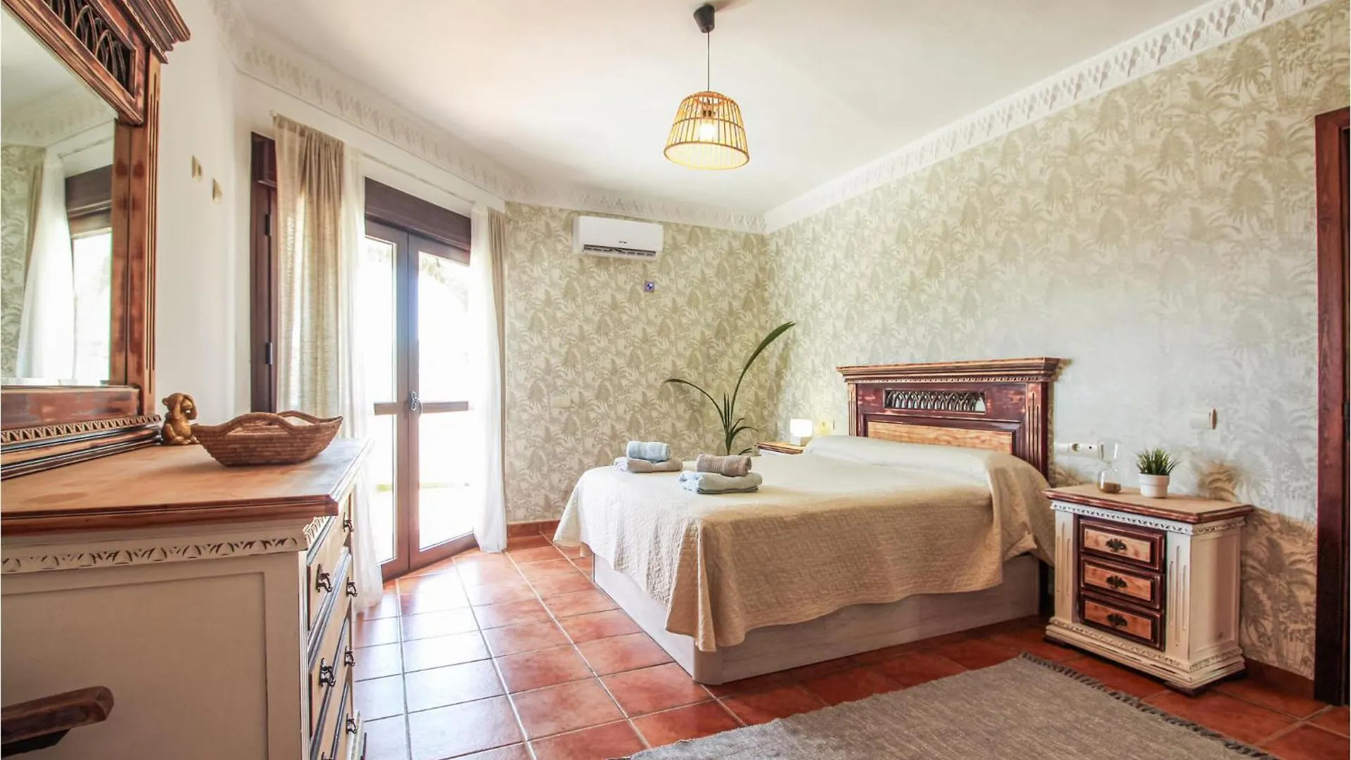 Nice Home In Malaga With Jacuzzi Holiday home