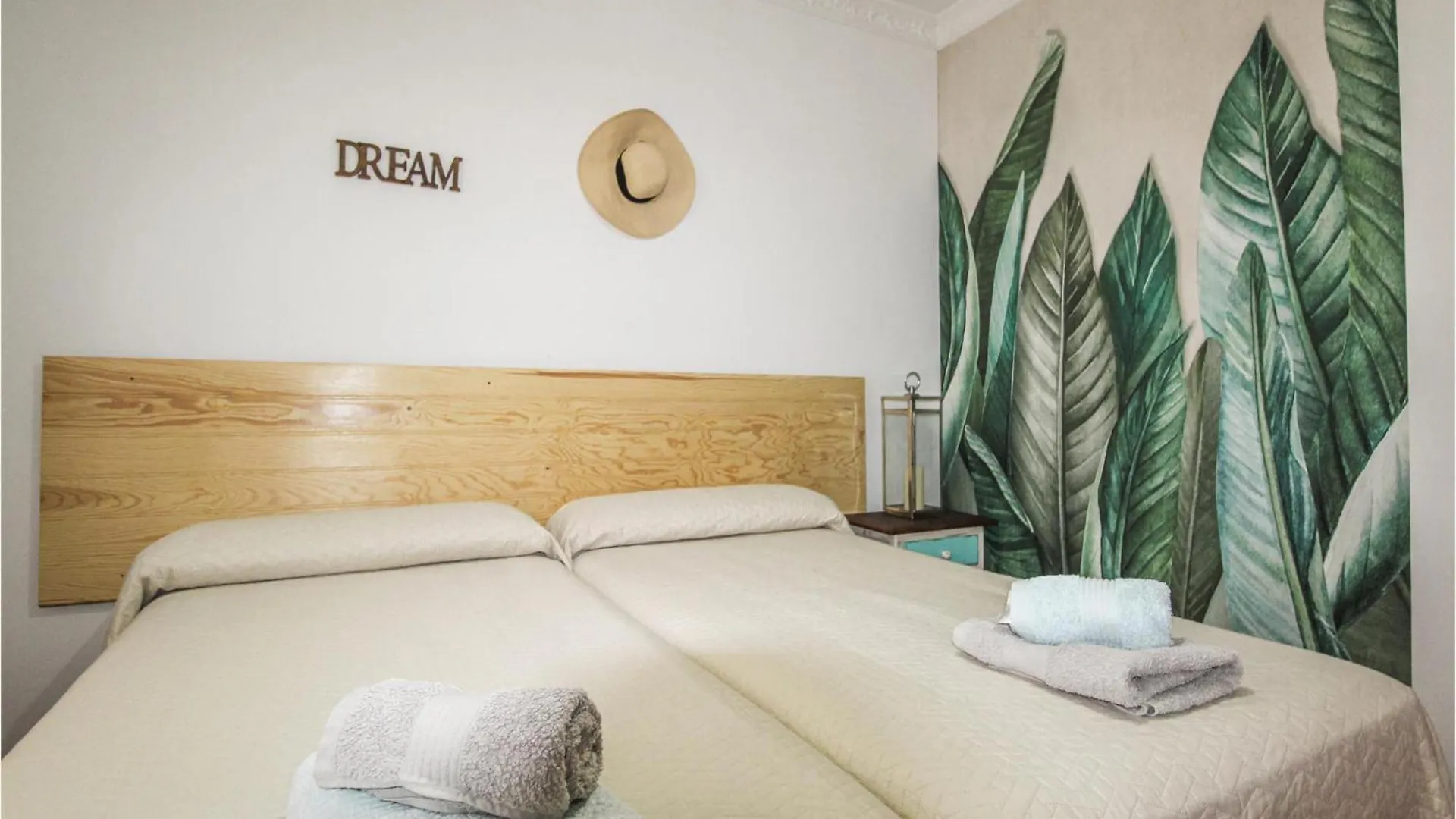Nice Home In Malaga With Jacuzzi Holiday home