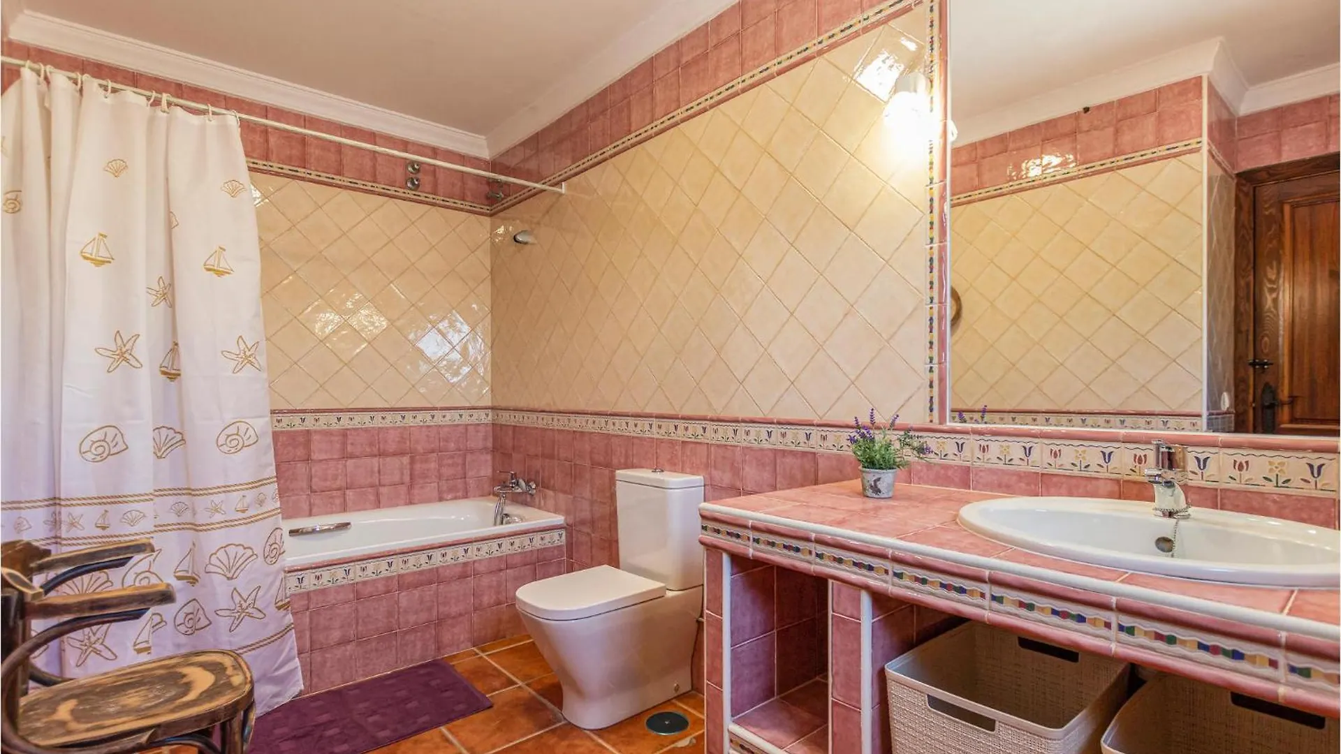 Nice Home In Malaga With Jacuzzi Holiday home